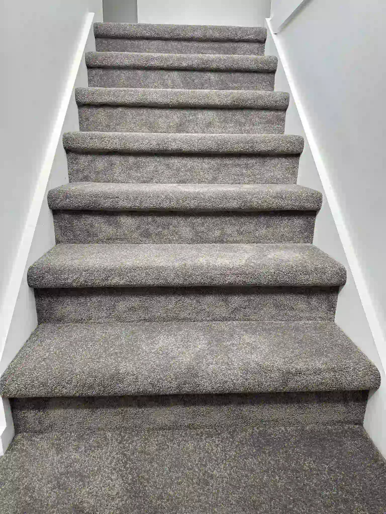 Carpet installation on stairs